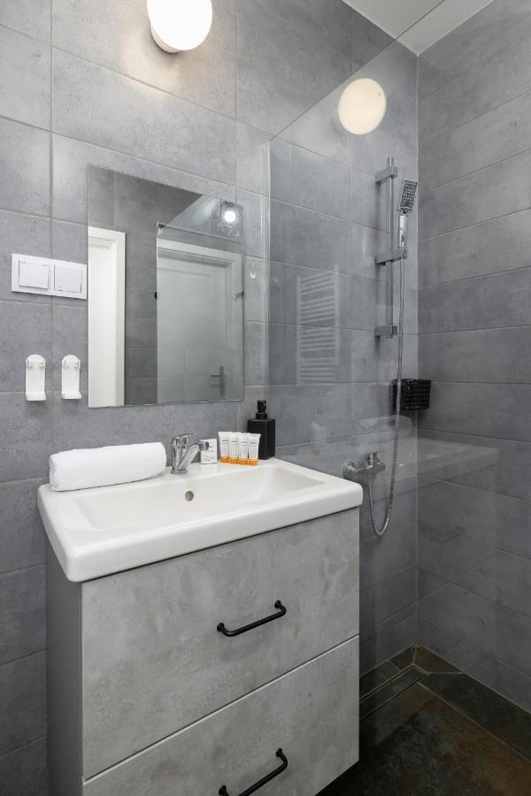 Comfy Apartment Pachonskiego With Parking In Krakow By Noclegi Renters Exterior foto